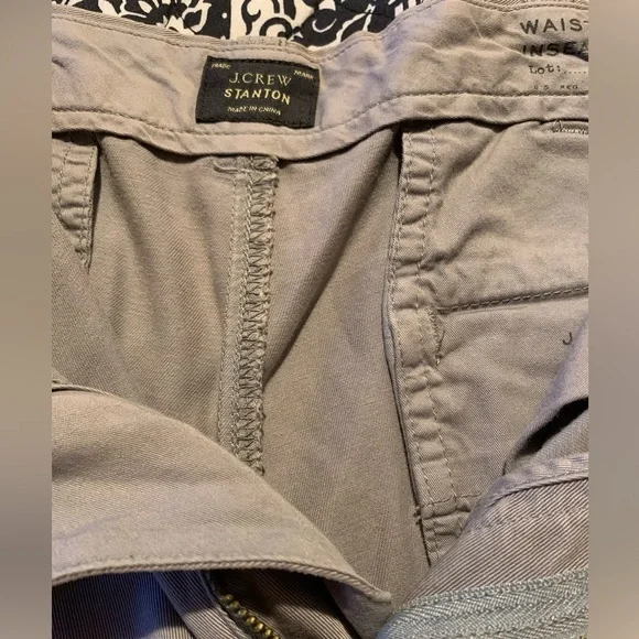 EUC J Crew Stanton version shorts 29” waist 5” inseam khaki color with pockets - Picture 3 of 5